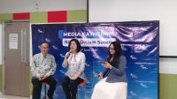 Direktur Kampus BINUS @Alam Sutera sekaligus Guru Besar Tetap Bidang Ilmu Manajemen Prof. Dr. Lim Sanny (tengah) dan Presiden Direktur PT Meta Life Indonesia Group PT Pharos Indonesia Marjuky CH (kiri) di Universitas BINUS, Tangerang, Senin, 22/6/2026 | Ist