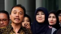 Roy Suryo dan Tifauzia Tyassuma atau Dokter Tifa di Kejari Jakarta Selatan, Senin, 22/6/2026 | Ist