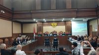 Eks Mendikbudristek Nadiem Anwar Makarim saat membacakan pembelaan terakhir (duplik) di Pengadilan Tipikor Jakarta, Selasa, 23/6/2026 | Syahrul Baihaqi/Forum Keadilan