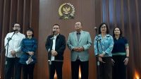 Wakil Ketua DPR RI Sufmi Dasco Ahmad dan Cucun Ahmad Syamsurijal bersama dengan Wakil Direktur Utama GoTo Catherine Hindra Sutjahyo (sebelah kiri Dasco), serta CEO Grab Indonesia Neneng Goenadi (sebelah kanan Cucun) di Kompleks Parlemen, Senayan, Jakarta, Selasa, 23/6/2026 | Novia Suhari/Forum Keadilan
