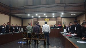 Tiga eks Pejabat Direktorat Jenderal Bea dan Cukai saat menjalani sidang dakwaan di Pengadilan Tipikor Jakarta, Jumat, 3/7/2026 | Syahrul Baihaqi/Forum Keadilan