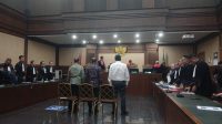 Tiga eks Pejabat Direktorat Jenderal Bea dan Cukai saat menjalani sidang dakwaan di Pengadilan Tipikor Jakarta, Jumat, 3/7/2026 | Syahrul Baihaqi/Forum Keadilan