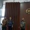President Director PT Tokopedia Stephanie Susilo (Kiri), bersama dengan Wakil Ketua DPR RI Sufmi Dasco Ahmad (tengah) dan Menteri Ketenagakerjaan Yassierli (kanan), di Kompleks Parlemen, Senayan, Jakarta, Senin, 6/7/2026 | Novia Suhari/Forum Keadilan