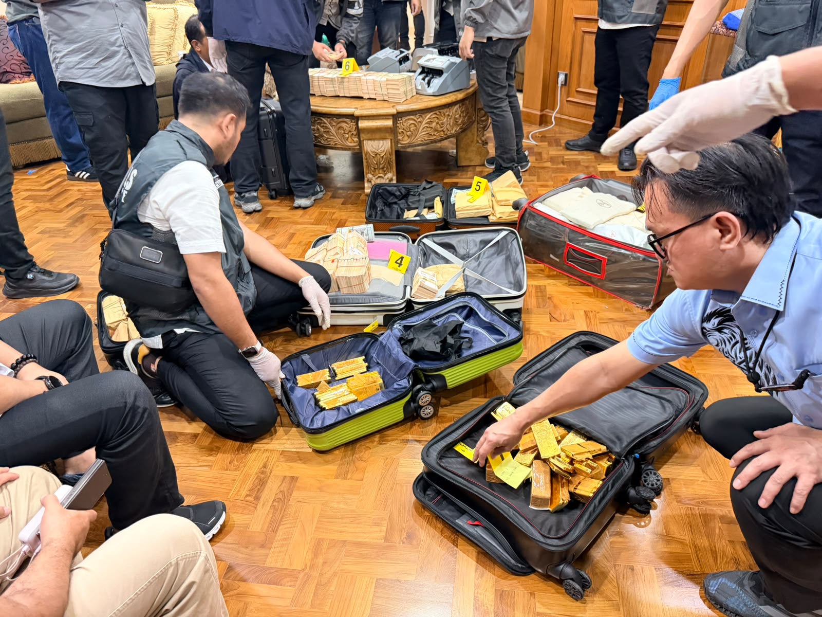 Aroma Kepentingan Politik dalam Kasus Penggerebekan Jampidsus