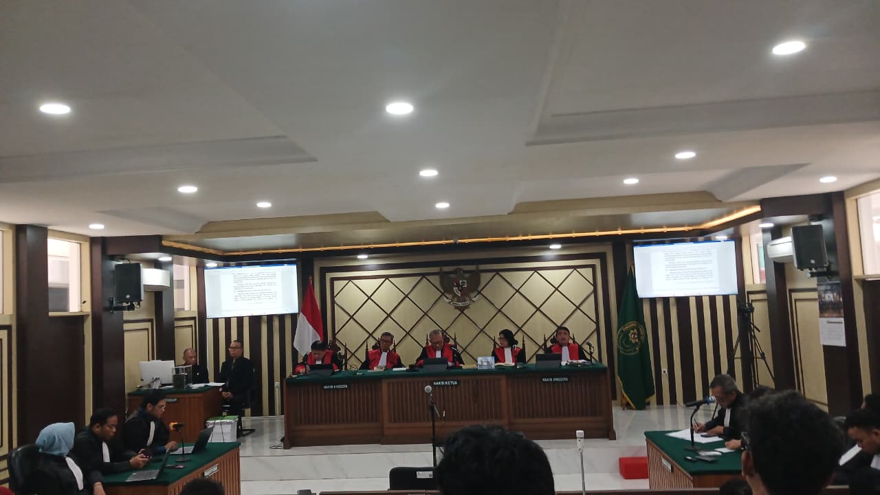 Hakim Banding Potong Hukuman Dua Eks Pejabat Pertamina Jadi 7 Tahun di Kasus Korupsi Minyak Mentah