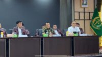 Kepala Kortas Tipikor Polri Totok Suharyanto (paling kanan) dalam konferensi pers di Gedung Kejagung, Sabtu, 11/7/2026 | Ist