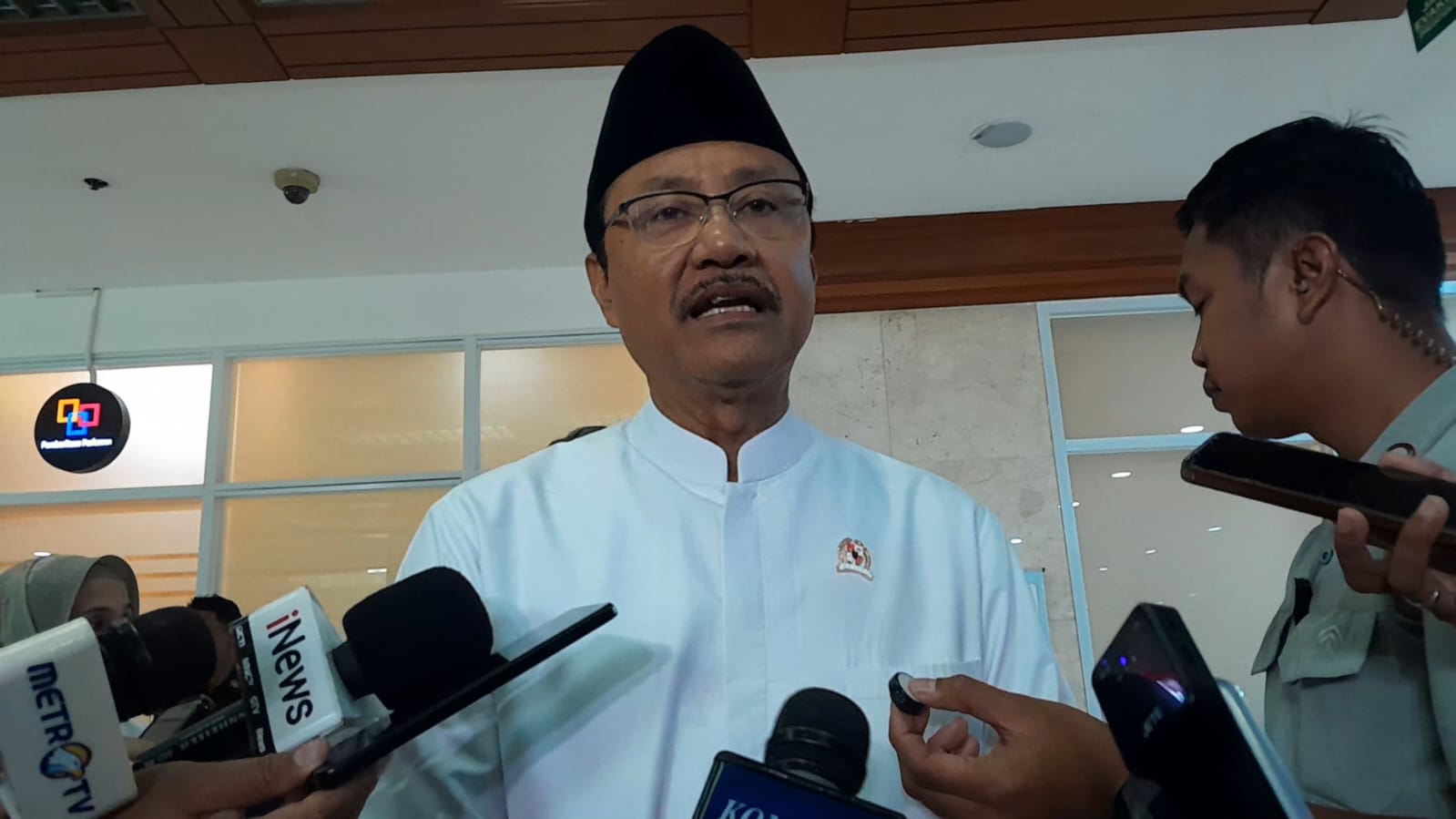 Bawa Anak Pahlawan Sayuti Melik ke STPL di Bekasi, Mensos Akui Baru Tahu Setelah Viral