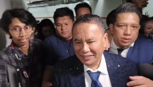 Hotman Paris di lantai dasar Gedung Bundar Kejagung, Jumat, 17/7/2026 | Ist