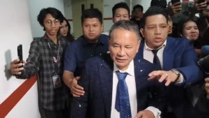 Hotman Paris di lantai dasar Gedung Bundar Kejagung, Jumat, 17/7/2026 | Ist