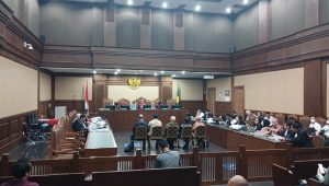 Eks Direktur LPEI Basuki Setyaji (kiri) saat bersaksi di Pengadilan Tipikor Jakarta, Rabu, 22/7/2026 | Syahrul Baihaqi/Forum Keadilan