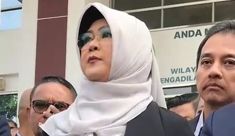 Eksepsi Dokter Tifa Dikabulkan, Dakwaan Jaksa Dinyatakan Batal Demi Hukum