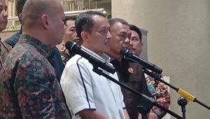 Jaksa Agung Muda bidang Pengawasan (Jamwas) sekaligus Ketua Koordinator Tim 9 Rudi Margono dalam konferensi pers di Gedung Utama Kejagung, Jumat, 24/7/2026, malam | Syahrul Baihaqi/Forum Keadilan