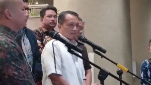 Jaksa Agung Muda bidang Pengawasan (Jamwas) sekaligus Ketua Koordinator Tim 9 Rudi Margono dalam konferensi pers di Gedung Utama Kejagung, Jumat, 24/7/2026, malam | Syahrul Baihaqi/Forum Keadilan