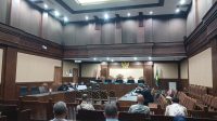 Eks Dirut PGN Hendi Prio Santoso saat mendengarkan pembacaan surat tuntutan di Pengadilan Tipikor Jakarta, Selasa, 28/7/2026 | Syahrul Baihaqi/Forum Keadilan