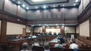 Eks Dirut PGN Hendi Prio Santoso saat mendengarkan pembacaan surat tuntutan di Pengadilan Tipikor Jakarta, Selasa, 28/7/2026 | Syahrul Baihaqi/Forum Keadilan