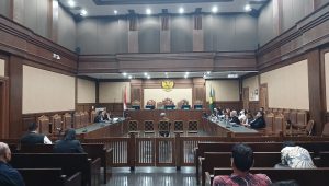 Guru Besar UGM Prof. Nindyo Pramono saat memberikan keterangan sebagai ahli di Pengadilan Tipikor Jakarta, Jumat, 31/7/2026 | Syahrul Baihaqi/Forum Keadilan