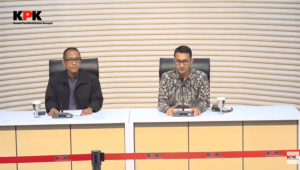 Pelaksana Tugas (Plt) Direktur Penyidikan KPK Achmad Taufik Husein (kiri) dan Jubir KPK Budi Prasetyo (kanan) di Gedung Merah Putih KPK, Jakarta, Kamis, 30/7/2026 | YouTube KPK RI