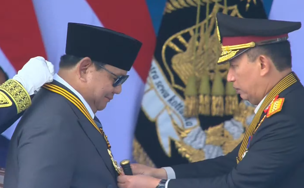 Polri Anugerahi Prabowo Medali Kehormatan Loka Praja Samrakshana