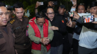 Mantan Direktur Utama (Dirut) Kebun Binatang Surabaya, Choirul Anwar, menjadi tersangka kasus korupsi pengelolaan keuangan periode 2016-2024 sebesar Rp10,2 miliar. | Dok Kejaksaan Tinggi Jawa Timur (Kejati Jatim).
