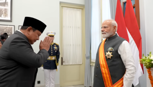 Presiden RI Prabowo Subianto menganugerahkan Bintang Republik Indonesia Adipurna, tanda kehormatan tertinggi Republik Indonesia, kepada Perdana Menteri (PM) India, Narendra Modi, di Istana Merdeka, Jakarta Pusat, Selasa, 7/7/2026. | YouTube Sekretaiat Presiden