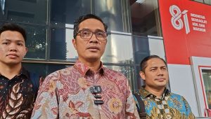 Kuasa hukum eks Jampidsus Febrie Adriansyah (FA), Febri Diansyah, di Gedung KPK, Jakarta, Senin, 3/8/2026 | Muhammad Reza/Forum Keadilan