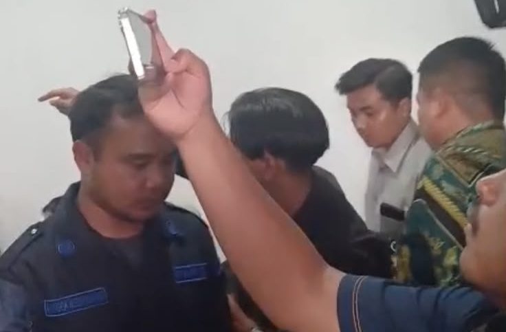 Kala Pengunjung Teriak “Adili Febrie” di Sidang Praperadilan Eks Jampidsus