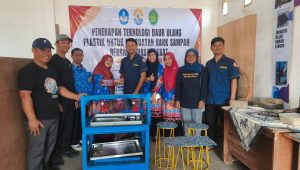 Tim Pengabdian kepada Masyarakat Universitas Muhammadiyah Lampung melaksanakan kegiatan “Penerapan Teknologi Daur Ulang Plastik untuk Penguatan Bank Sampah Berbasis Masyarakat” di Bank Sampah Mutiara 21, Kelurahan Yosodadi, Kota Metro Selasa, 25/8/2026, pukul 10.00 WIB | Ist