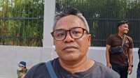 Intelektual Nahdlatul Ulama (NU) Islah Bahrawi di depan Gedung DPR RI, Jakarta, Kamis, 27/8/2026 | Muhammad Reza/Forum Keadilan