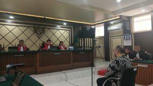 Ibrahim Arief saat mendengarkan putusan banding di Pengadilan Tinggi DKI Jakarta, Senin, 31/8/2026 | Syahrul Baihaqi/Forum Keadilan