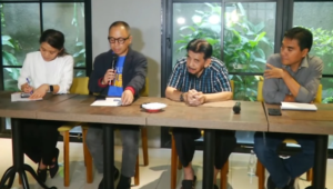 Pendiri yayasan sekolah Harapan Ibu Yan Sofyan Syafe’i (kedua dari kanan) saat melakukan konferensi pers, di Jakarta Selatan, Minggu, 9/8/2026 | Ist