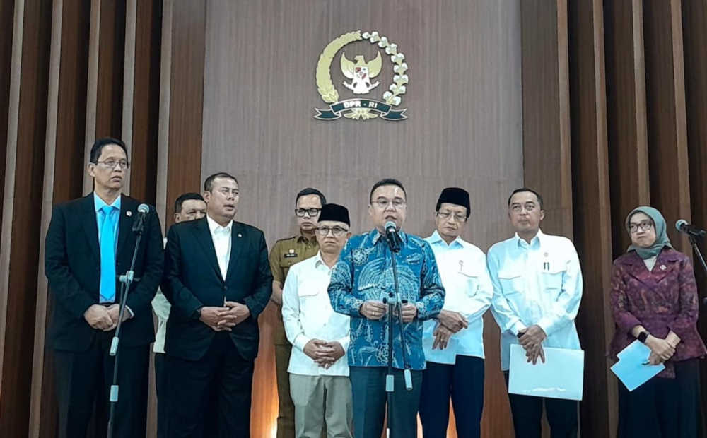 DPR-Pemerintah Sepakat PPPK Paruh Waktu Guru Diangkat Penuh Waktu pada 2027