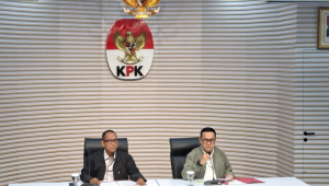 Plt Direktur Penyidikan KPK Achmad Taufik Husein dalam konferensi pers di Gedung Merah Putih KPK, Jakarta, Rabu, 19/8/2026. | Muhammad Reza/ Forum Keadilan