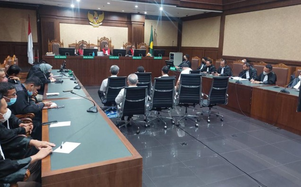 Delapan Terdakwa Kasus LPEI Dituntut 8-13 Tahun Pidana Penjara