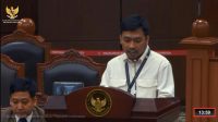 Pengguna jasa layanan penerbangan, Ripzi Abdul Latif | YouTube Mahkamah Konstitusi