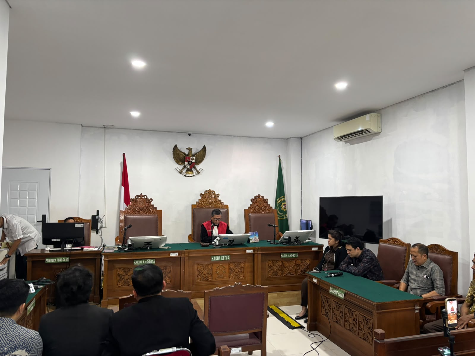 Hakim Tolak Praperadilan Eks Waka BGN Lodewyk Pusung di Kasus Korupsi MBG