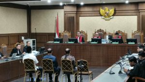 Ahmad Dedi (baju putih) saat menjadi saksi di sidang kasus suap pejabat Direktorat Jenderal Bea Cukai di Pengadilan Tipikor Jakarta, Jumat, 19/9/2026, malam | Syahrul Baihaqi/Forum Keadilan