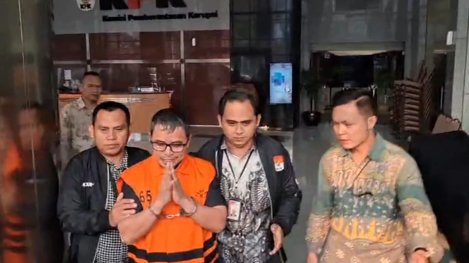 KPK Tetapkan Bupati Bolmut Sirajudin Lasena Tersangka Dugaan Pemerasan Fee Proyek