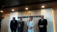 Ketua DPP PDI Perjuangan Bidang Politik Puan Maharani (baju putih) di Kompleks Parlemen, Senayan, Jakarta, Selasa, 29/9./2026 | Novia Suhari/Forum Keadilan