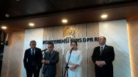 Wakil Ketua DPR RI Sufmi Dasco Ahmad (kedua dari kiri) di Kompleks Parlemen, Senayan, Jakarta, Selasa, 29/9/2026 | Novia Suhari/Forum Keadilan