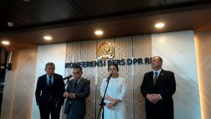 Wakil Ketua DPR RI Sufmi Dasco Ahmad (kedua dari kiri) di Kompleks Parlemen, Senayan, Jakarta, Selasa, 29/9/2026 | Novia Suhari/Forum Keadilan