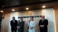Wakil Ketua DPR RI Sufmi Dasco Ahmad (kedua dari kiri), di Kompleks Parlemen, Senayan, Jakarta, Selasa, 29/9/2026 | Novia Suhari/Forum Keadilan