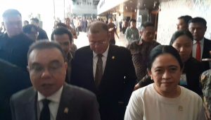 Ketua DPP PDI Perjuangan Bidang Politik Puan Maharani (baju putih kanan) di Kompleks Parlemen, Senayan, Jakarta, Selasa, 29/9./2026 | Novia Suhari/Forum Keadilan