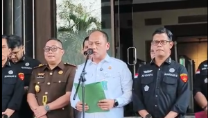 Kapuspenkum Kejagung Anang Supriatna memberikan keterangan pers kepada awak media di Kantor Kejari Jakpus, Selasa, 29/9/2026. | Dok Ist