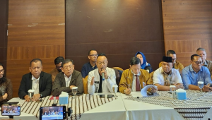 Sekjen Peradi Bersatu Ade Darmawan dalam konferensi pers, Jakarta Jumat, 25/9/2026. | Muhammad Reza/ Forum Keadilan