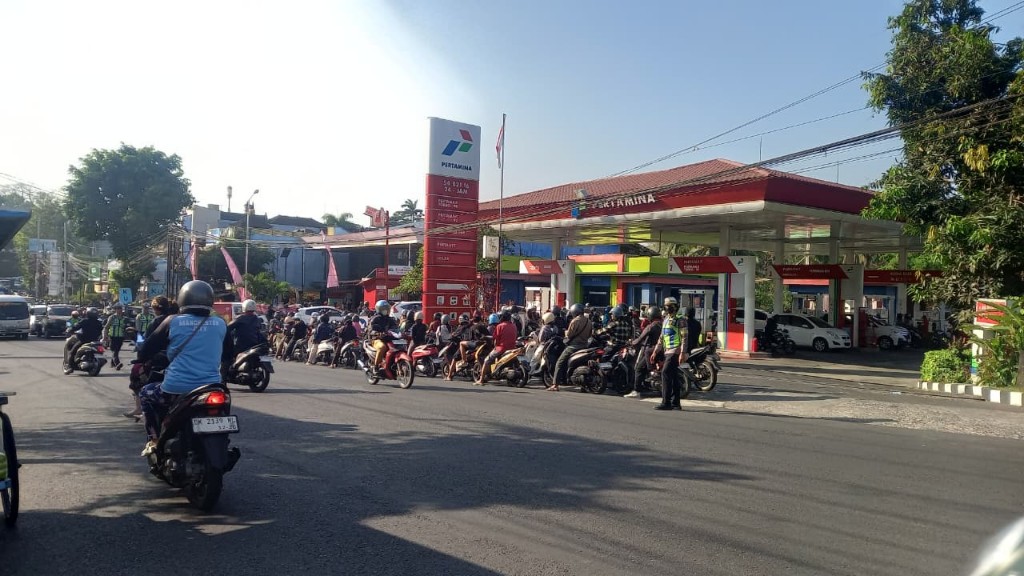 Pengamat Duga Kelangkaan BBM di Bali Berpotensi Jadi Alat Paksa Transisi Kendaraan Listrik