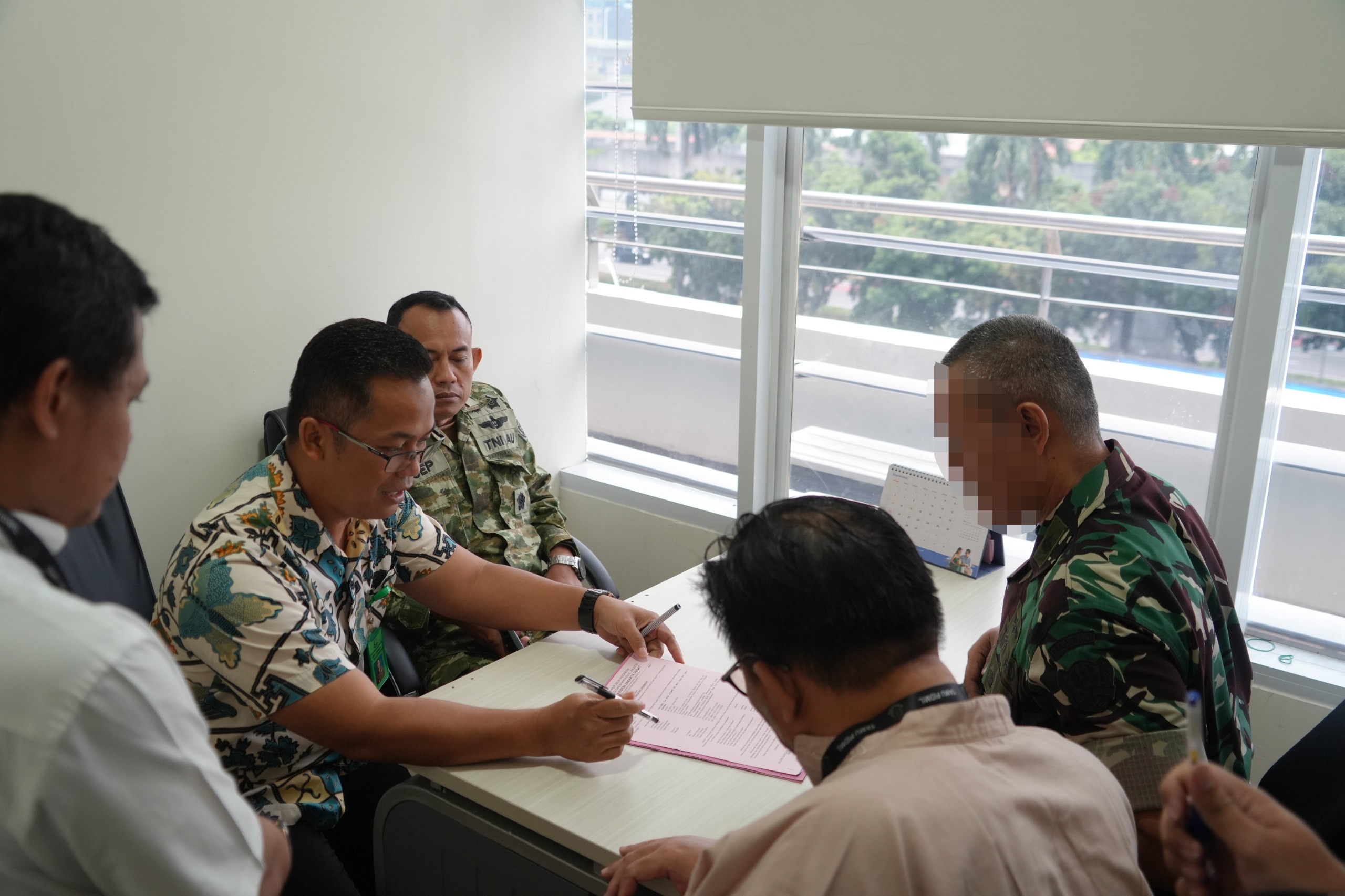 Rugikan Negara Rp863 Miliar, 5 Tersangka Korupsi Motor Listrik MBG Dilimpahkan ke JPU