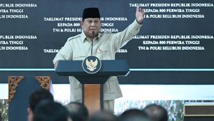 Presiden Prabowo Subianto saat memberikan taklimat kepada 800 perwira tinggi TNI-Polri dari seluruh Indonesia dalam acara yang digelar di Kompleks Istana Kepresidenan Jakarta, pada Rabu, 7/10/2026 | Instagram @sekretariat.kabinet