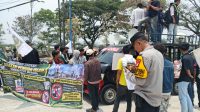Aksi yang digelar oleh Gerakan Pemuda Islam (GPI) Kabupaten Bekasi mendesak Pemerintah Kabupaten Bekasi bersama instansi terkait memeriksa dan mengevaluasi aktivitas sejumlah perusahaan batching plant di sepanjang jalur Kalimalang-Tegal Danas | Ist