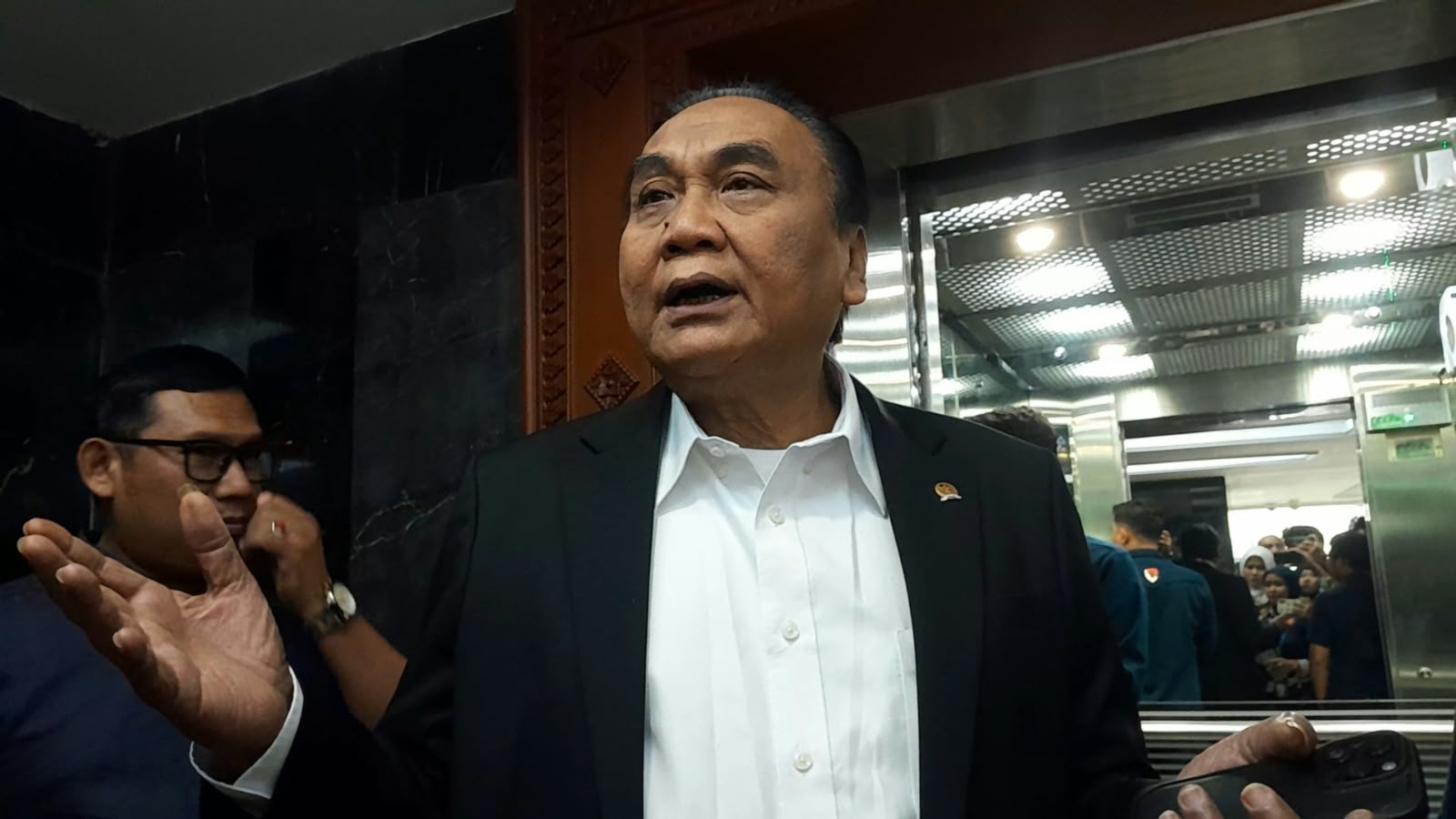 Soal Gugatan Ijazah Gibran, Bambang Pacul Sebut Bola Belum Sampai ke MPR