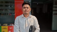 Kuasa hukum korban dugaan penipuan calon siswa (Casis) Bintara Polri 2026, Frans di Polres Jakarta Selatan, Kamis, 8/10/2026 | Muhammad Reza/Forum Keadilan